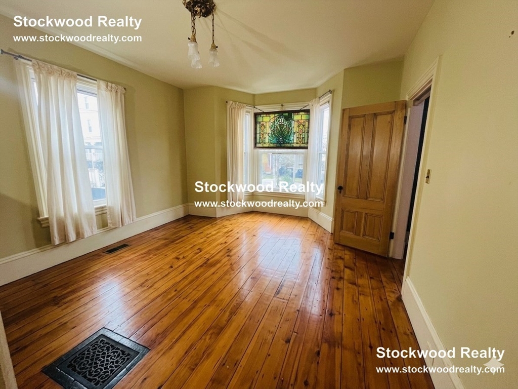 36 Spring Garden Street Boston, MA 02125 - Photo 8 of 30