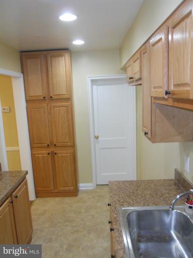 506 Coventry Road Baltimore, MD 21229 - Photo 12 of 19 Kitchen