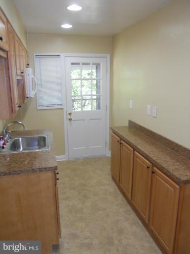 506 Coventry Road Baltimore, MD 21229 - Photo 18 of 19 Kitchen