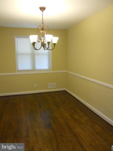 506 Coventry Road Baltimore, MD 21229 - Photo 9 of 19 Dining Room