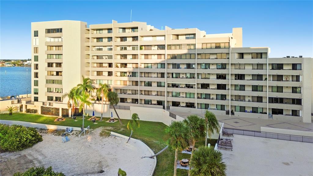 6035 Sea Ranch Drive, Unit 415 Hudson, FL 34667 - Photo 43 of 49 a front view of a building