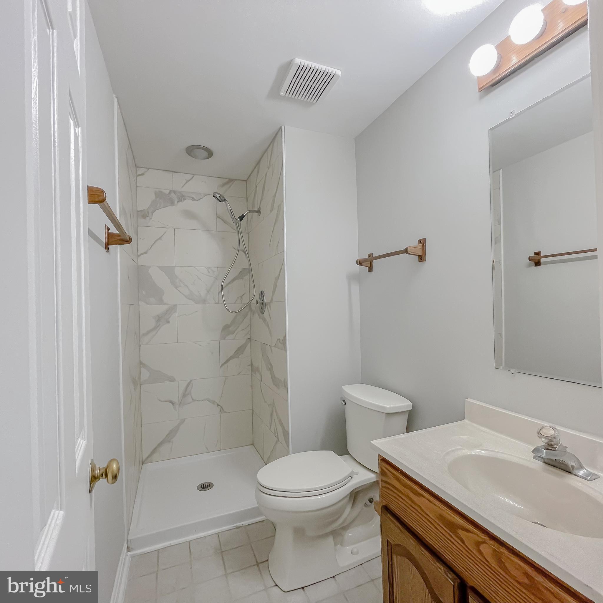 8040 Rocky Run Road Gainesville, VA 20155 - Photo 43 of 66 FULL BATHROOM