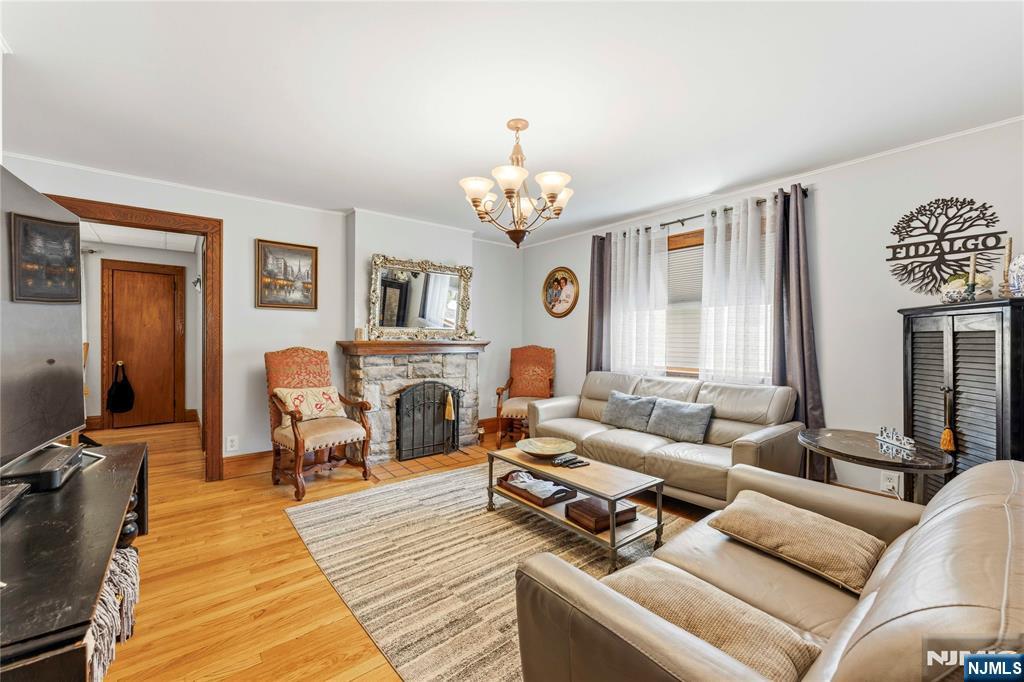 24 Robertson Road West Orange, NJ 07052 - Photo 5 of 27