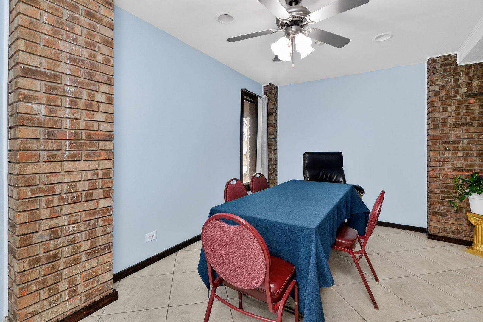 308 West Robinhood Way Bolingbrook, IL 60440 - Photo 12 of 25