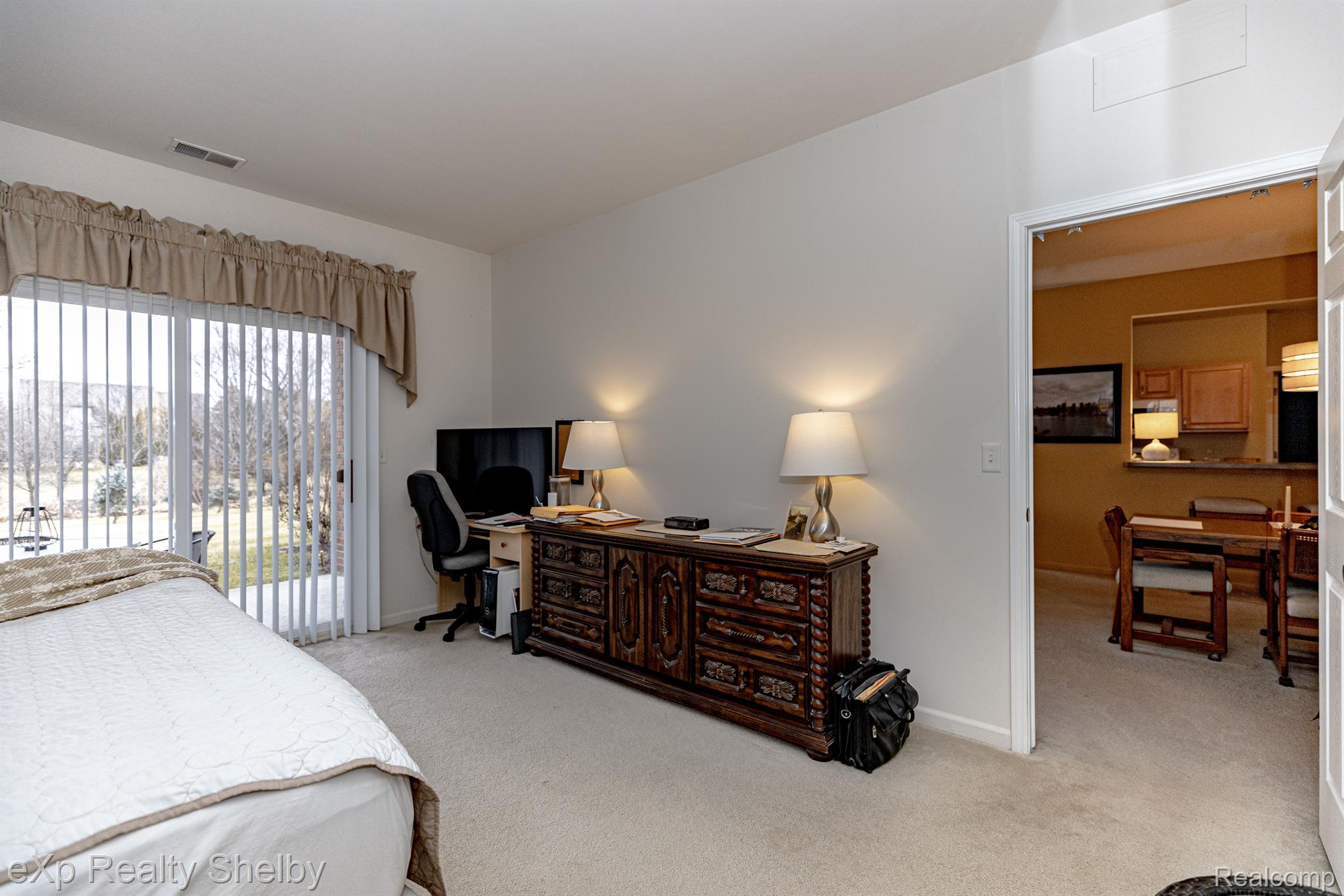 46075 Rhodes Drive Macomb, MI 48044 - Photo 17 of 33 Gallery Image 17