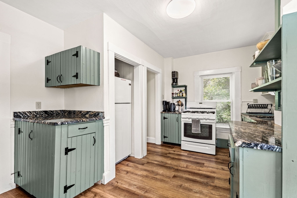 191 Bay Road Hamilton, MA 01982 - Photo 7 of 42