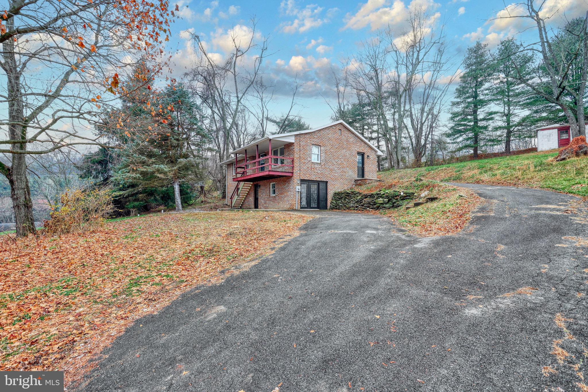 704 Taylor Road Windsor, PA 17366 - Photo 2 of 34