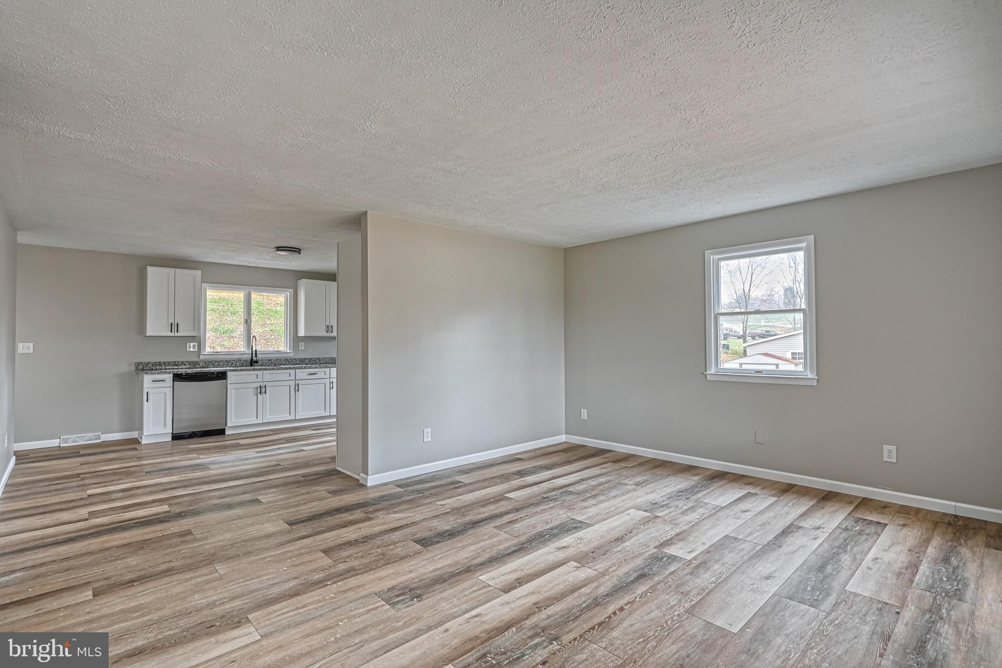 704 Taylor Road Windsor, PA 17366 - Photo 6 of 34