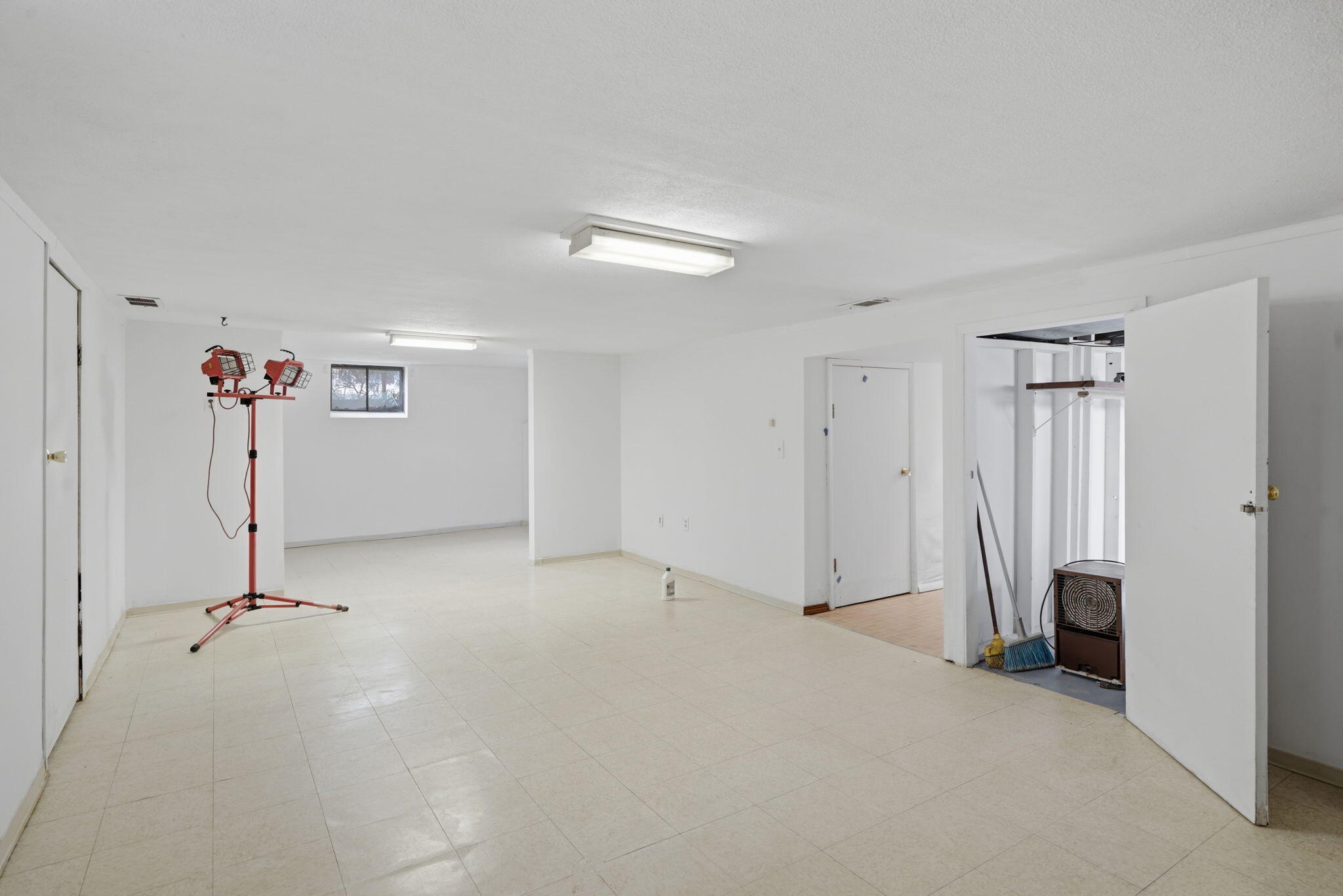 1158 West Reid Road Flint, MI 48507 - Photo 19 of 29 19-web-or-mls-DSC04077 Michael Kremer