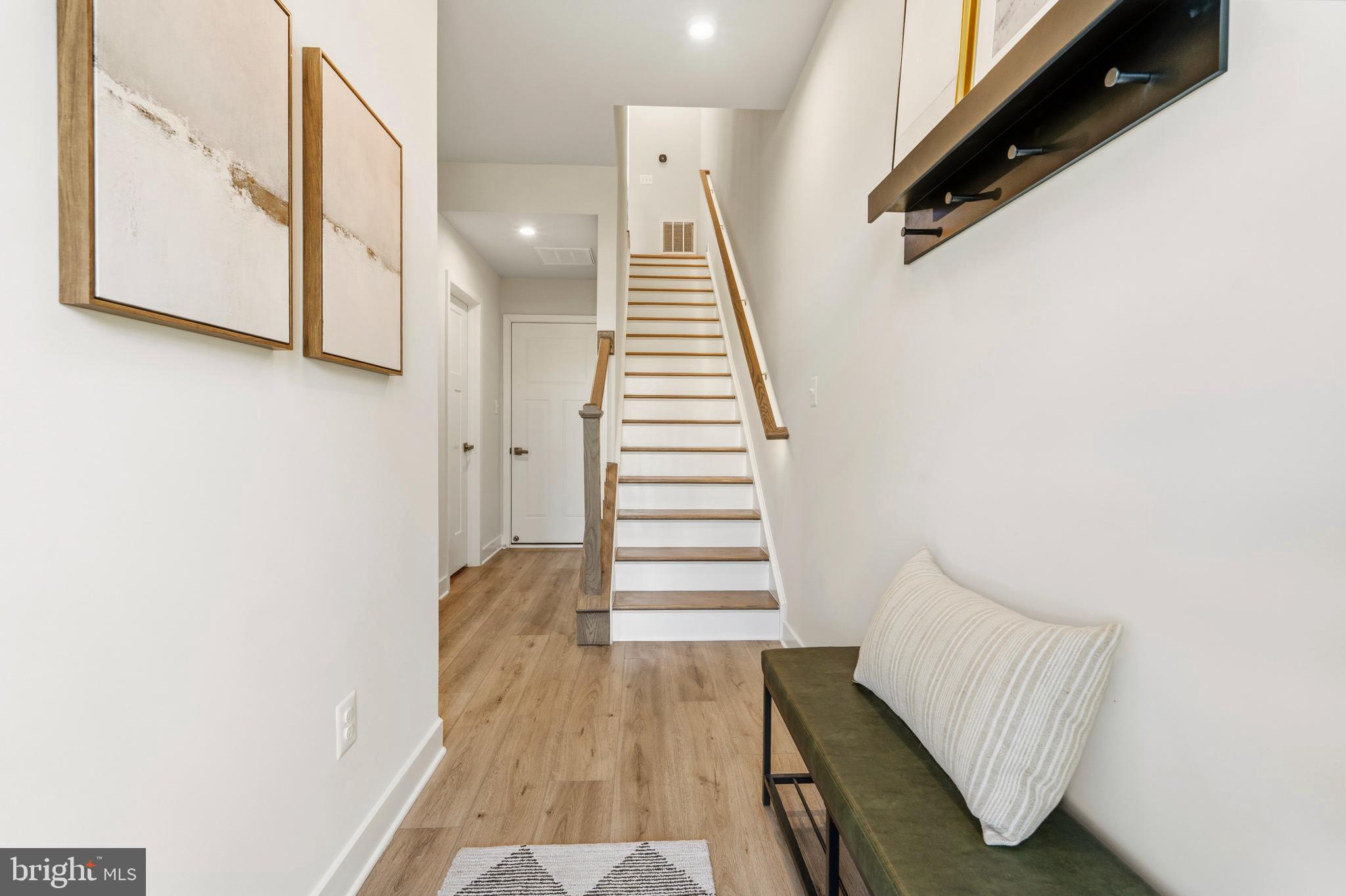 14016 Airfoil Road Herndon, VA 20171 - Photo 4 of 45