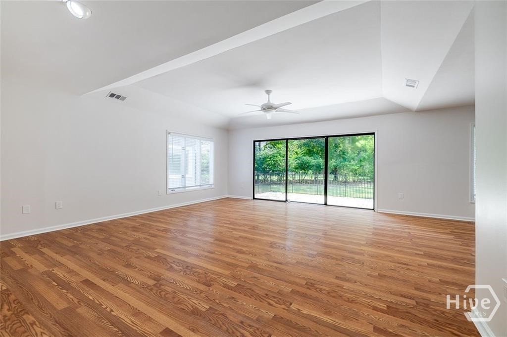 14 Hemingway Drive Savannah, GA 31411 - Photo 3 of 31