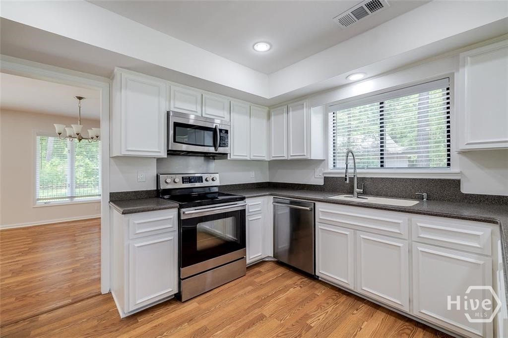 14 Hemingway Drive Savannah, GA 31411 - Photo 8 of 31