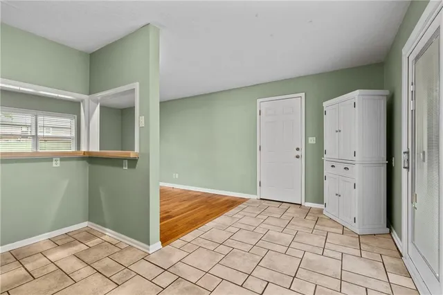 $229,000 | 6404 West 82nd Street, Overland Park, KS 66204