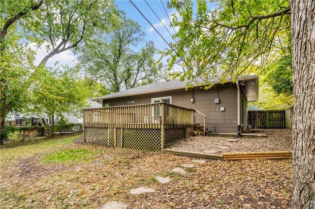 $229,000 | 6404 West 82nd Street, Overland Park, KS 66204