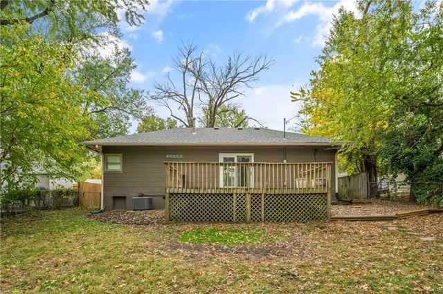 $229,000 | 6404 West 82nd Street, Overland Park, KS 66204