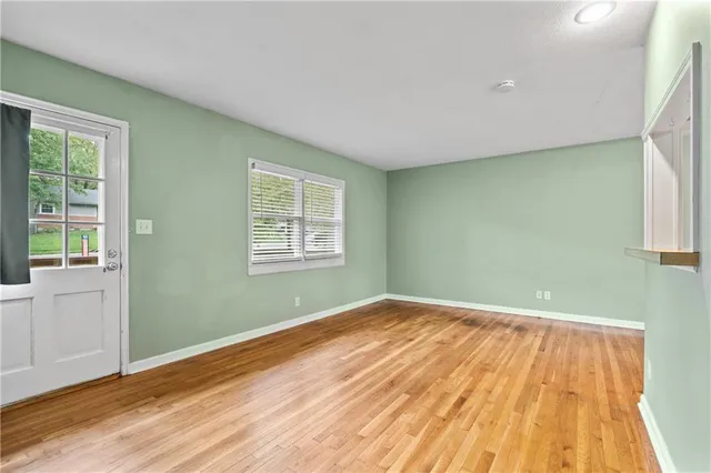 $229,000 | 6404 West 82nd Street, Overland Park, KS 66204