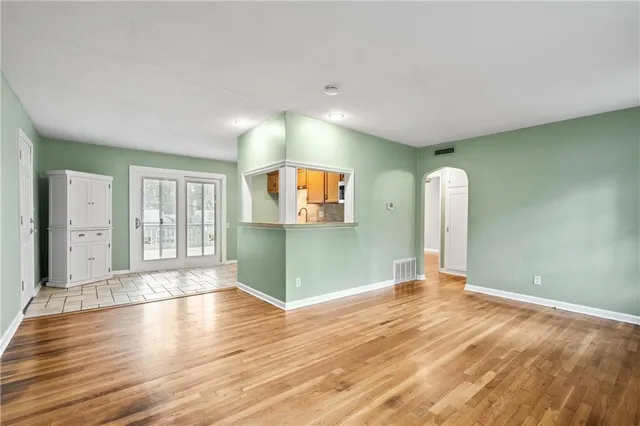 $229,000 | 6404 West 82nd Street, Overland Park, KS 66204