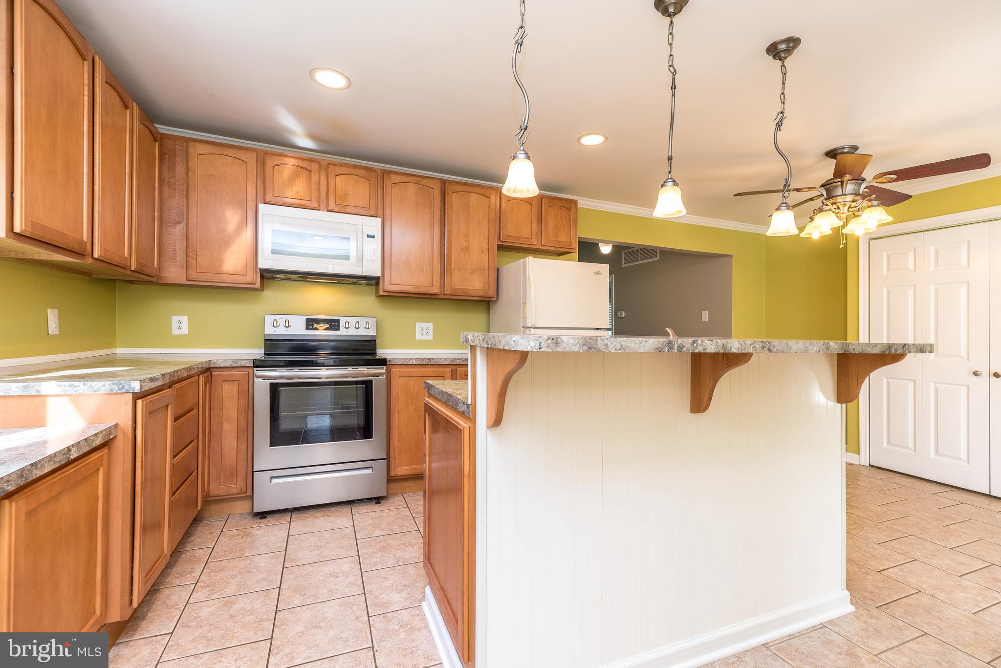 133 Manor Road Hatboro, PA 19040 - Photo 14 of 44 Beautiful wood tone cabinets