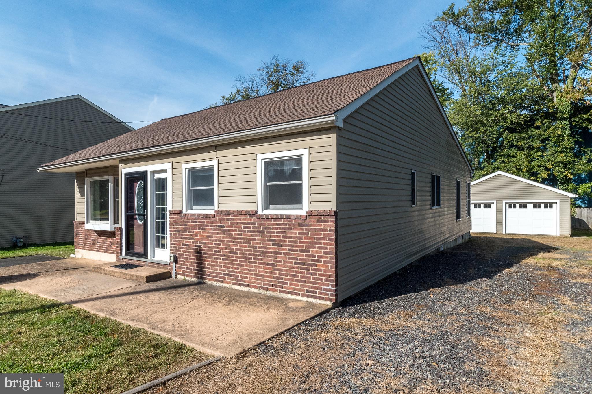 133 Manor Road Hatboro, PA 19040 - Photo 2 of 44 2 driveways for parking & a 2 car detached garage