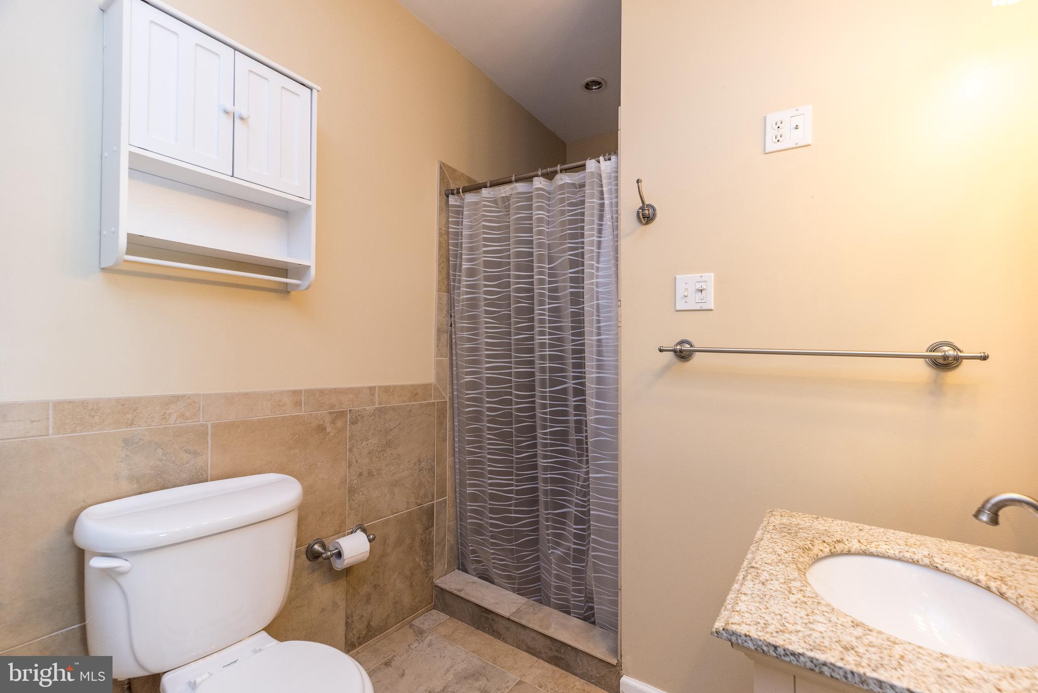 133 Manor Road Hatboro, PA 19040 - Photo 33 of 44 Primary Bath