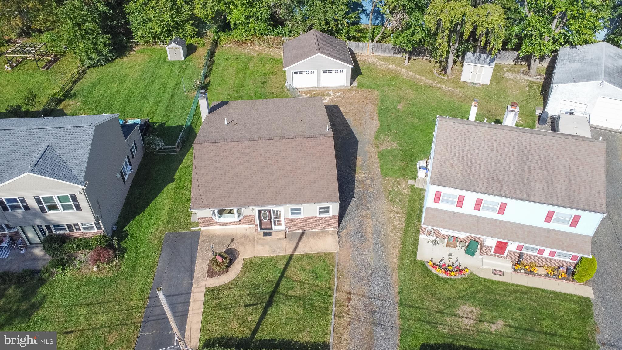 133 Manor Road Hatboro, PA 19040 - Photo 4 of 44 Drone of front with two driveways