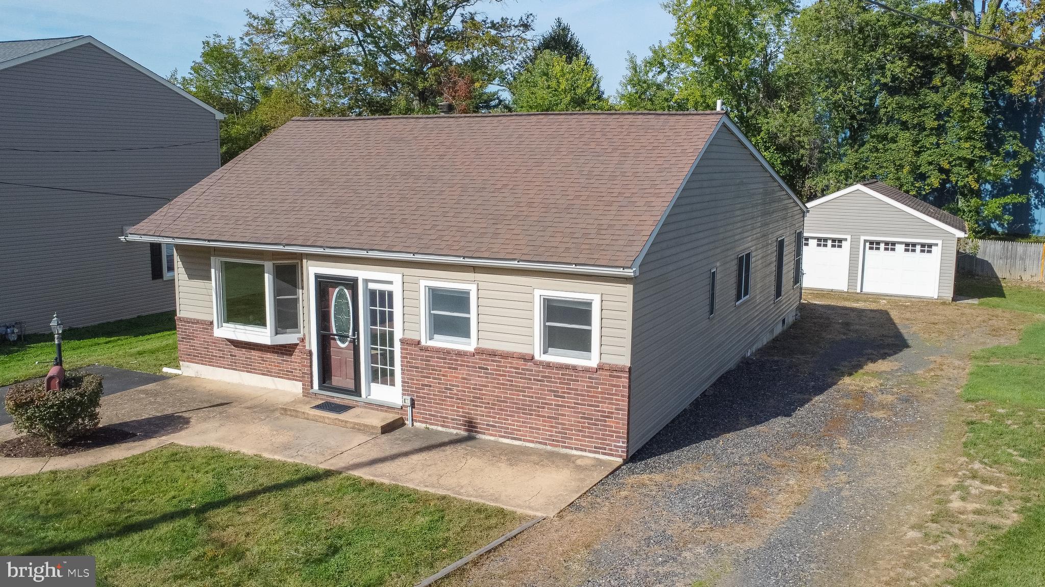 133 Manor Road Hatboro, PA 19040 - Photo 5 of 44 Gallery Image 5