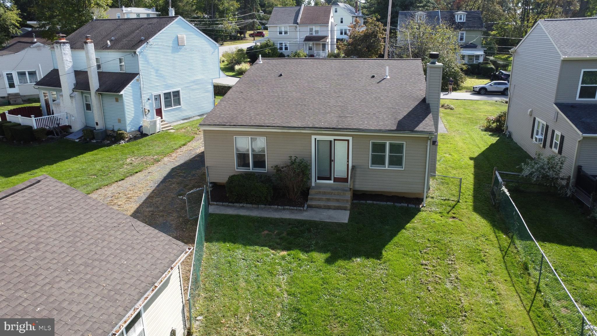133 Manor Road Hatboro, PA 19040 - Photo 6 of 44 Gallery Image 6