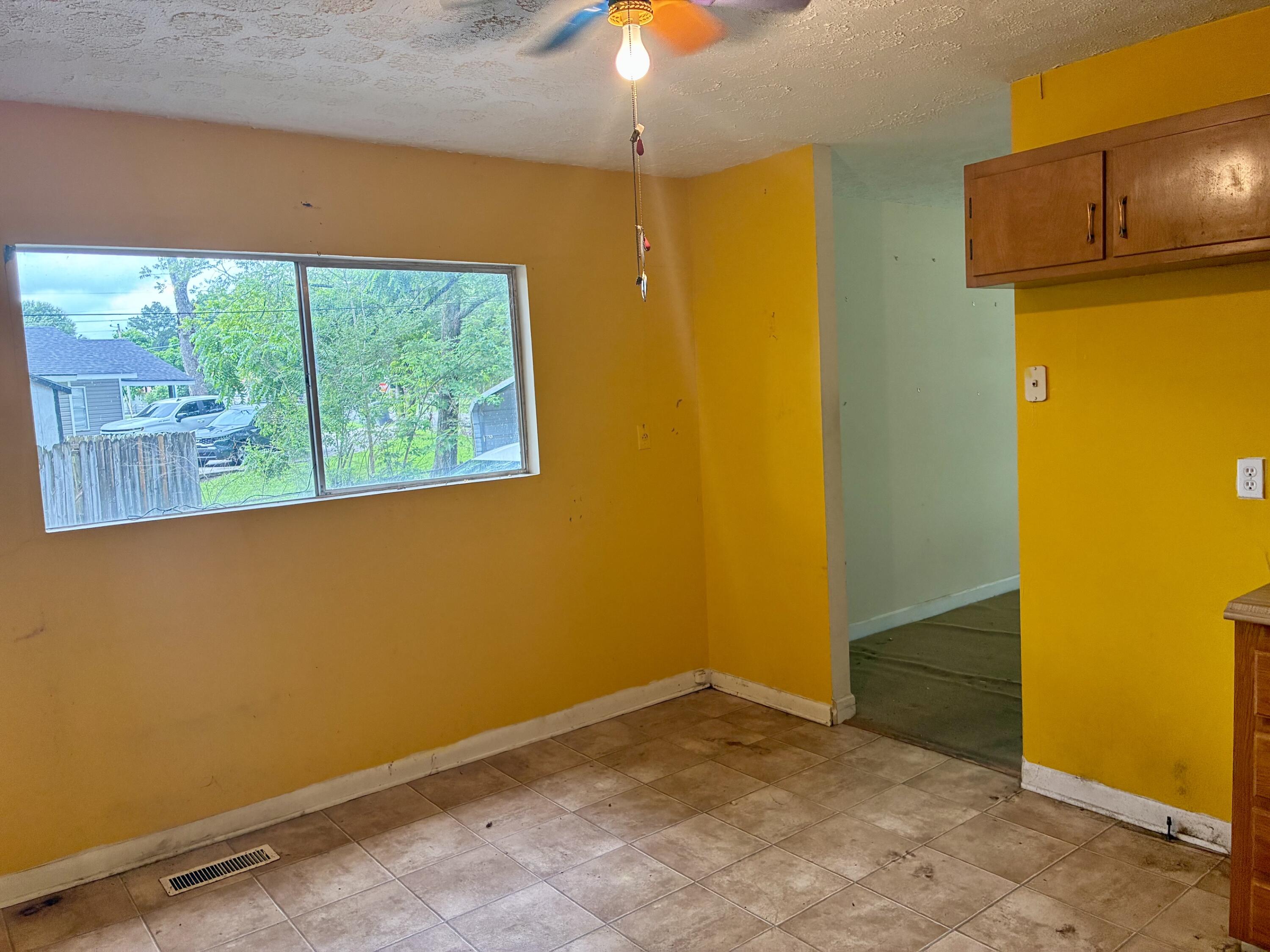 1004 Chestnut Street LaFayette, GA 30728 - Photo 6 of 28 IMG_8369