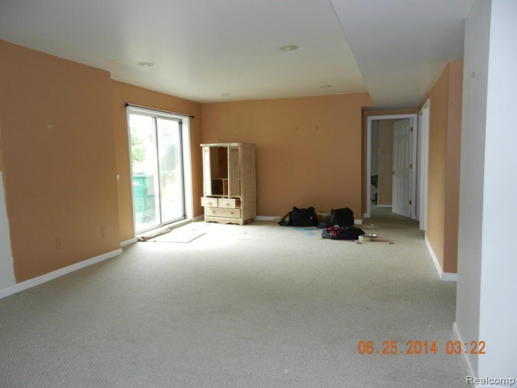 4909 Georgetown Drive Rochester, MI 48306 - Photo 4 of 11 family room LL.jpg