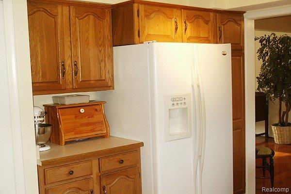 670 Canyon Road Rochester, MI 48306 - Photo 4 of 25 Kitchen photo # 2