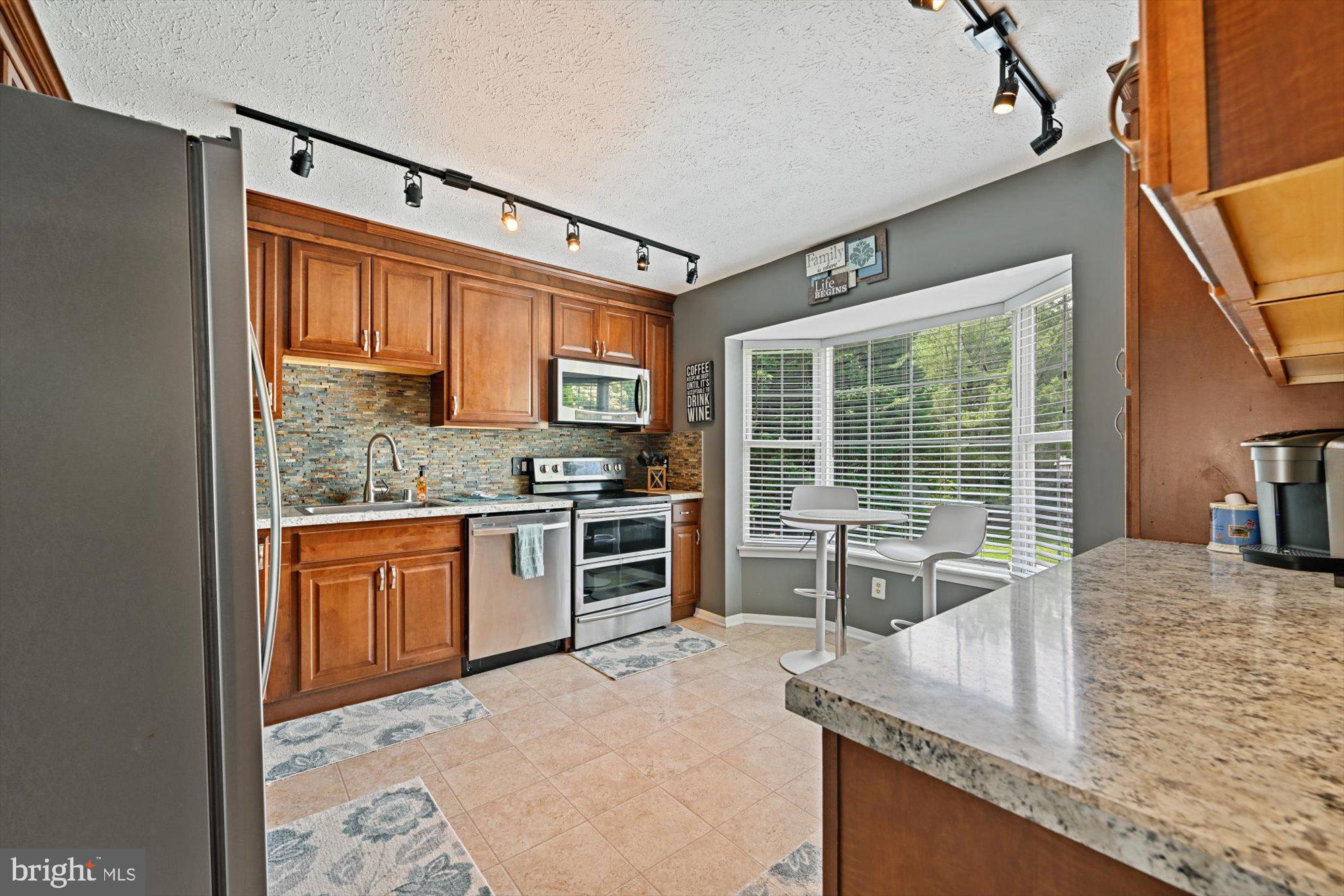 5 Powderock Place Nottingham, MD 21236 - Photo 4 of 27 Gourmet kitchen