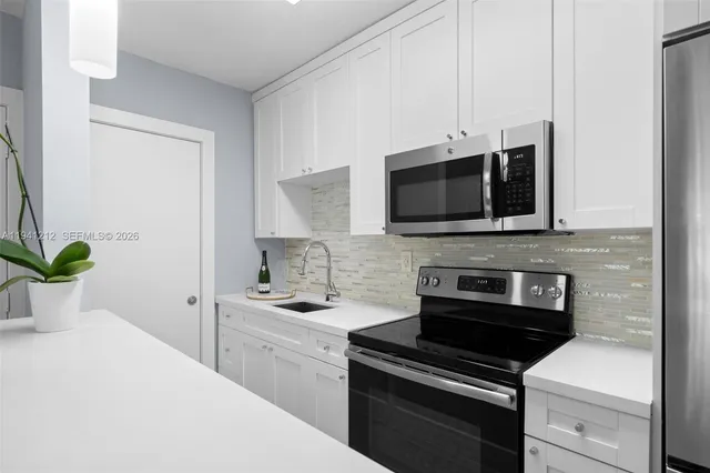 $2,000 | 6330 Southwest 79th Street, Unit 18, South Miami, FL 33143