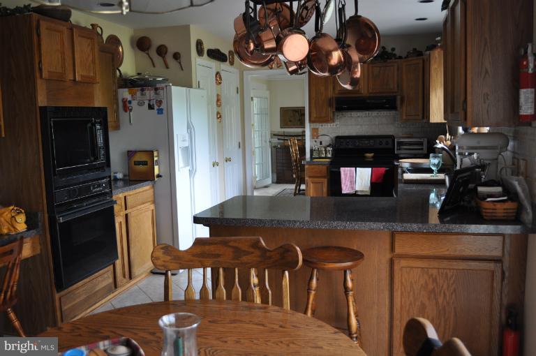 24281 Raccoon Ford Road Culpeper, VA 22701 - Photo 11 of 27 Kitchen