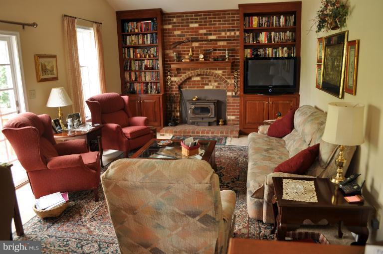 24281 Raccoon Ford Road Culpeper, VA 22701 - Photo 4 of 27 Family Room