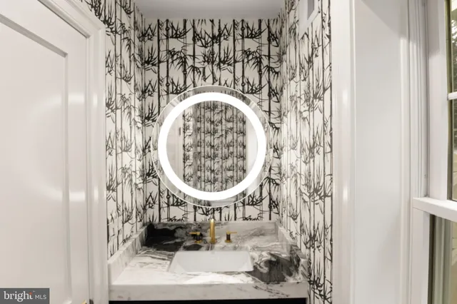 a close view of door lock