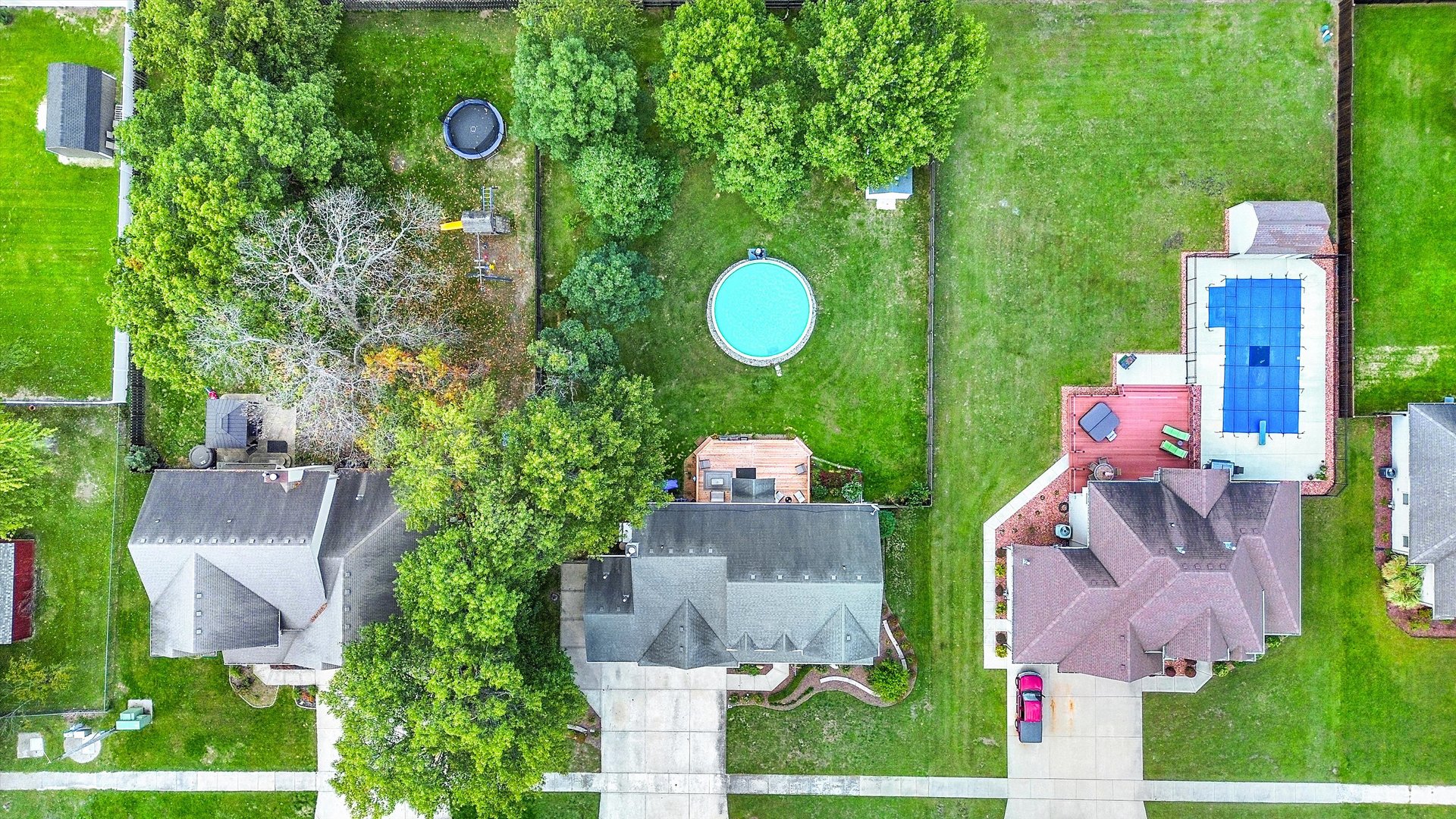 546 Caleb Road Braidwood, IL 60408 - Photo 33 of 34 a aerial view of a house with yard and garage