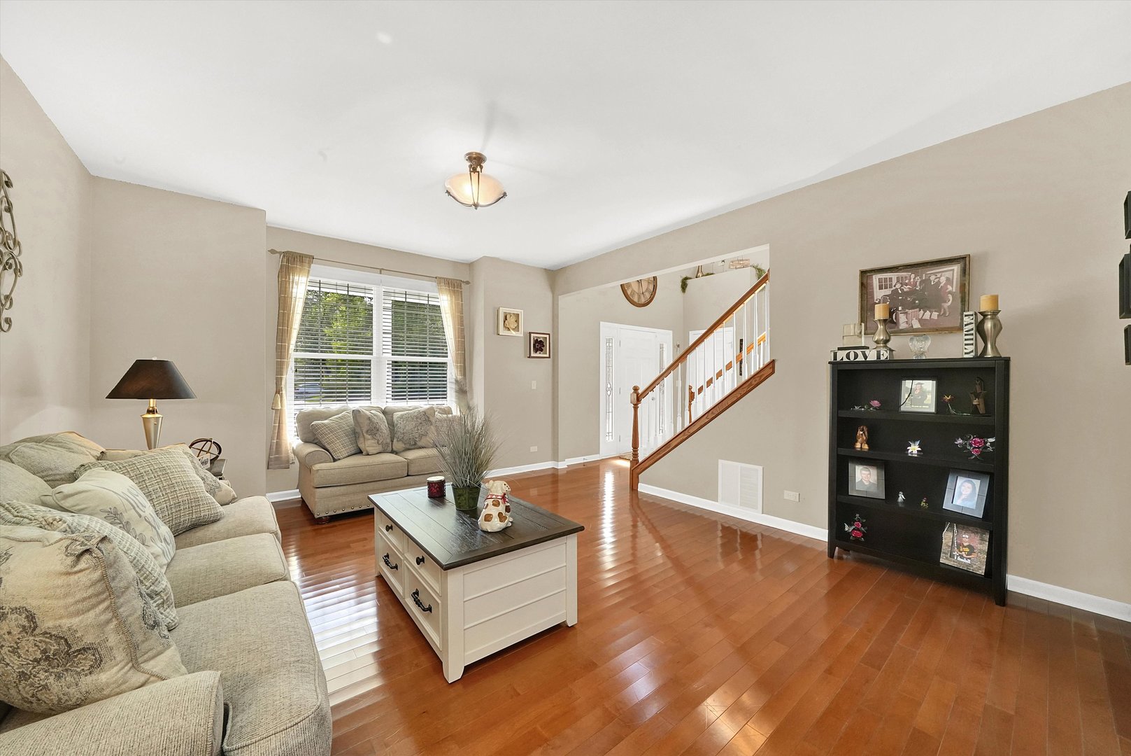 546 Caleb Road Braidwood, IL 60408 - Photo 4 of 34 a living room with furniture and a window