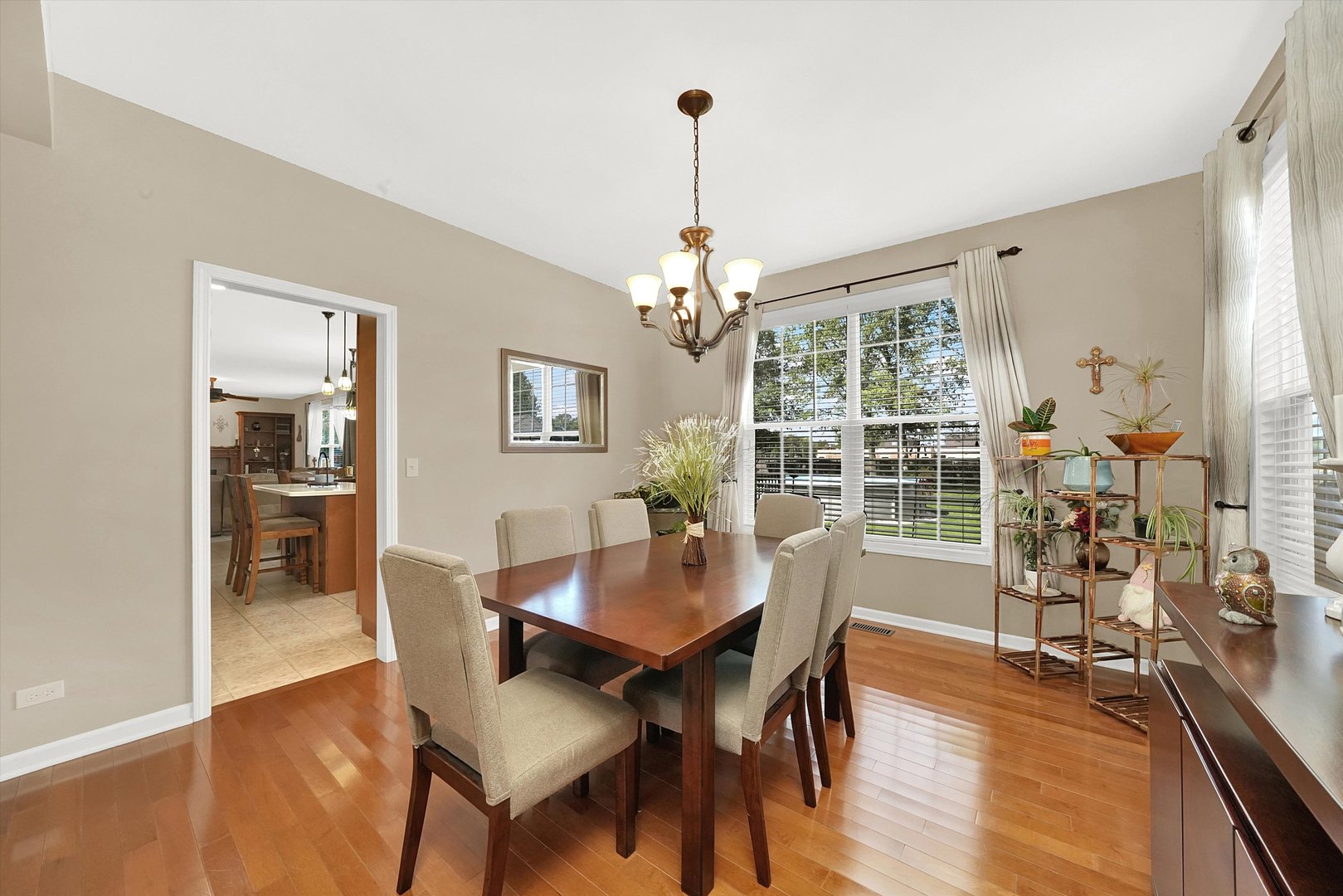 546 Caleb Road Braidwood, IL 60408 - Photo 6 of 34 a dining room with furniture window wooden floor