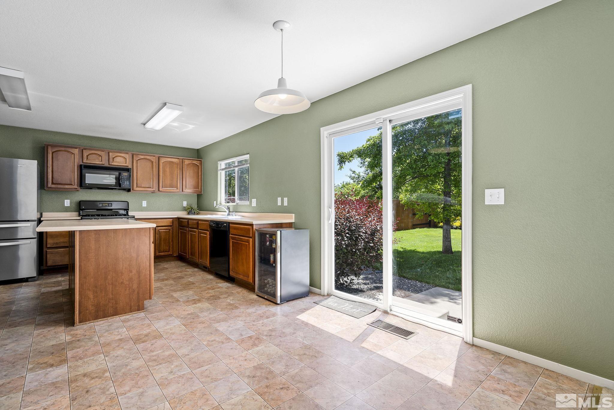 7886 Welsh Drive Reno, NV 89506 - Photo 8 of 22 Photo 8