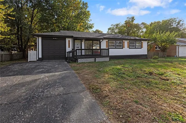 $238,950 | 1005 Northeast 62nd Street, Gladstone, MO 64118