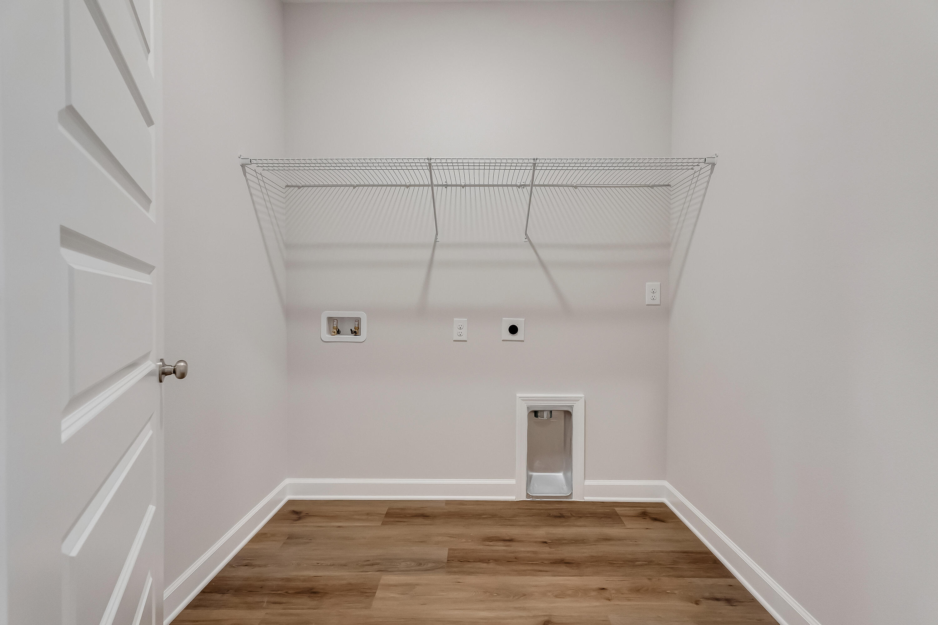 106 Huron Trail Crestview, FL 32536 - Photo 22 of 44 a view of small space with wooden floor