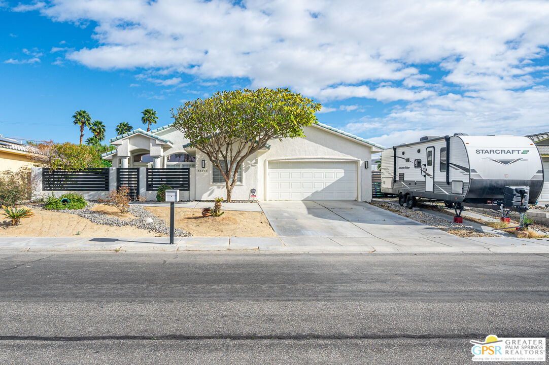 68210 Bella Vista Road Cathedral City, CA 92234 - Photo 39 of 47 a view of a house with entertaining space