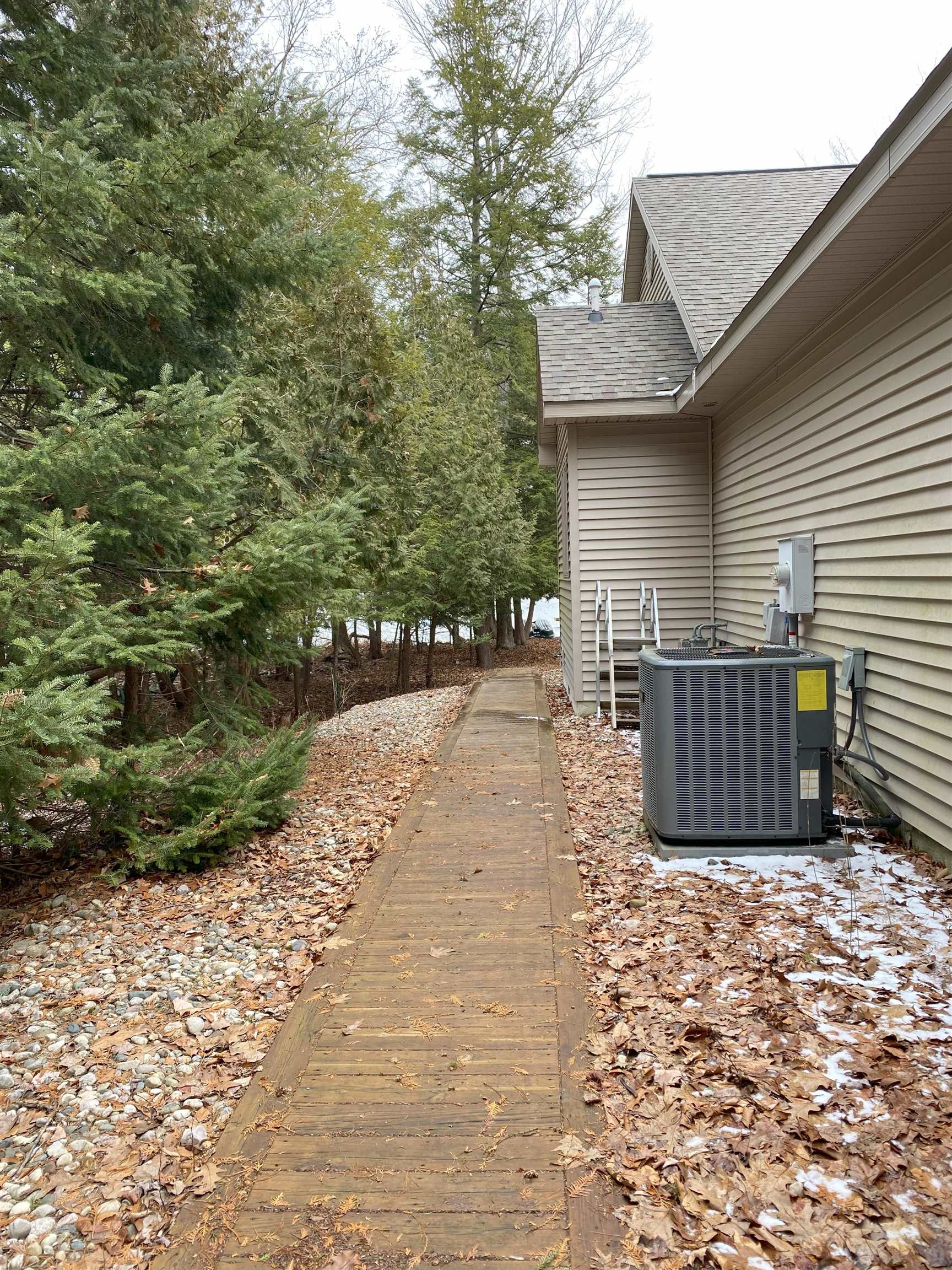 6395 Crystal Springs Road Bellaire, MI 49615 - Photo 22 of 32 1919355-c09b8b57-0fc1-42a3-90f3-71dbe4752713.JPG