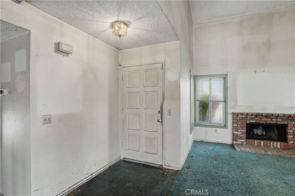 11251 Westfall Lane Riverside, CA 92505 - Photo 6 of 37