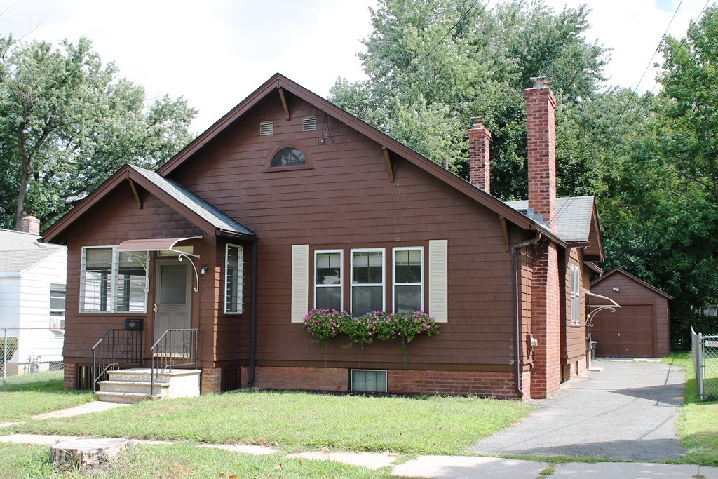 139 Ellsworth Avenue Springfield, MA 01118 - Photo 1 of 18 Gallery Image 1