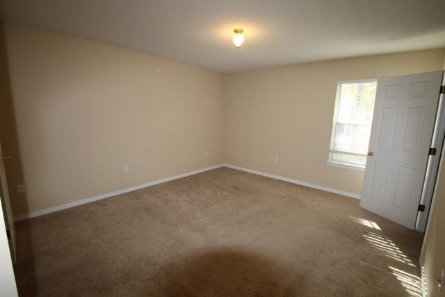 192 Mary Lane Crestview, FL 32536 - Photo 9 of 15 an empty room with a window