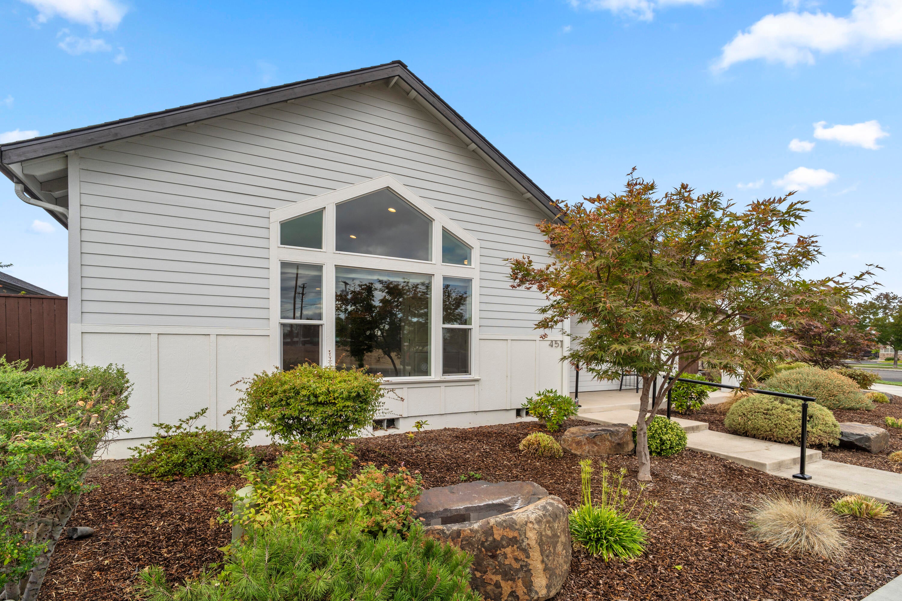 451 South Haskell Street Central Point, OR 97502 - Photo 2 of 30 Landscaping done for you!!