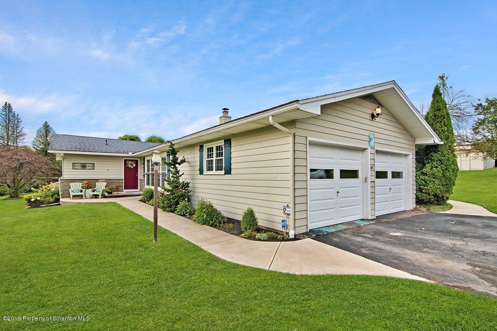 107 Hillcrest Road Moscow, PA 18444 - Photo 2 of 58