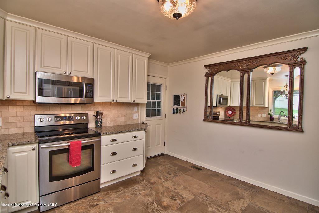 107 Hillcrest Road Moscow, PA 18444 - Photo 26 of 58