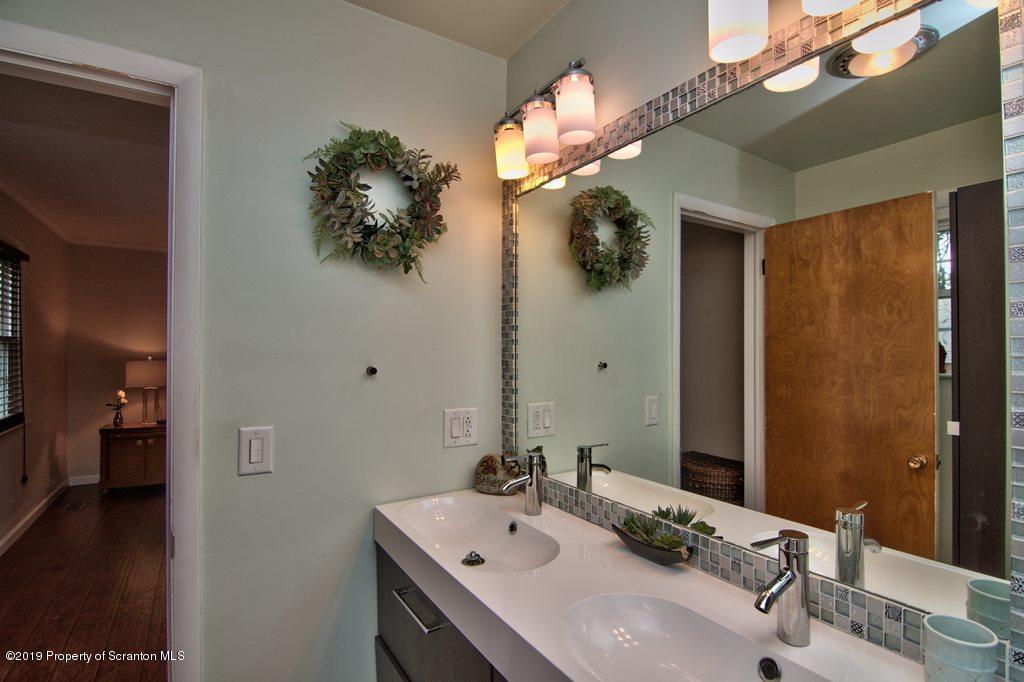 107 Hillcrest Road Moscow, PA 18444 - Photo 33 of 58